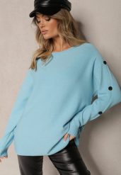Jasnoniebieski Sweter z Wiskozą i Bawełną Ozdobiony Guzikami Ciavonne. Niebieskie swetry nierozpinane damskie Renee, xl, z aplikacjami, z bawełny, casualowe, bez kołnierzyka, bez ramiączek. Za 69.99 zł.