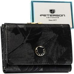 Elegancki portfel damski ze skóry naturalnej i ekologicznej w czarnym kolorze Peterson PTN PS15-09-MLF. Czarne portfele damskie Peterson, ze skóry. Za 119.99 zł.