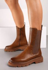 Brązowe Botki Sztyblety z Ćwiekami Wokół Elastycznej Wstawki Nirian. Brązowe botki damskie Renee, bez wzorów, z jeansu, eleganckie, bez obcasa, na płaskiej podeszwie, bez zapięcia. Za 99.99 zł.