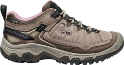 Damskie buty trekkingowe Keen Targhee IV WP. Czerwone obuwie trekkingowe damskie Keen, z materiału, bez zapięcia. Za 764.15 zł.