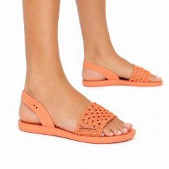 Sandały damskie Ipanema 82555 BREEZY SANDAL FEM. Brązowe sandały damskie Ipanema, bez wzorów, z materiału, bez obcasa, bez zapięcia. Za 69.00 zł.