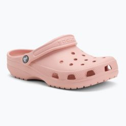 Klapki Crocs Classic. Czerwone klapki damskie Crocs, bez wzorów, sportowe, bez obcasa, bez zapięcia. Za 209.00 zł.