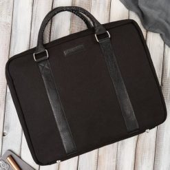 Torba męska na ramię lub do ręki wegańska do pracy na laptopa czarna Paolo Peruzzi E-14-BL. Czarne torby na laptopa damskie bez wzorów, z bawełny. Za 159.99 zł.