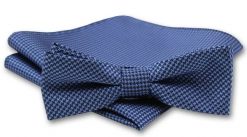 Elegancka Mucha Męska - Alties - Niebieska Pepitka. Niebieskie krawaty i muchy Alties, bez wzorów, eleganckie. Za 54.00 zł.
