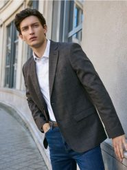 Marynarka slim fit z wiskozą - brązowy. Brązowe marynarki męskie Reserved, l, bez wzorów, z tkaniny, bez kołnierzyka, bez ramiączek. Za 379.99 zł.