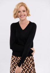 Sweter z dekoltem w serek S-NELI. Czarne swetry nierozpinane damskie Volcano, m, bez wzorów, z dzianiny, eleganckie, bez kołnierzyka, plus size, bez ramiączek. Za 119.99 zł.