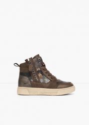 Sneakersy Mustang z wysoką cholewką i zamkiem. Brązowe obuwie sportowe damskie bonprix, bez wzorów, bez zapięcia. Za 349.99 zł.