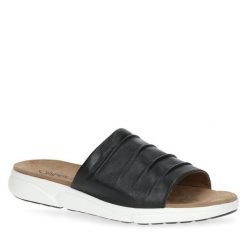 Klapki Caprice. Czarne klapki damskie Caprice, bez wzorów, bez obcasa, bez zapięcia. Za 299.99 zł.