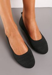 Czarne Wsuwane Balerinki z Elastyczną Cholewką Avijena. Czarne balerinki damskie Renee, bez wzorów, eleganckie, bez obcasa, bez zapięcia. Za 39.99 zł.