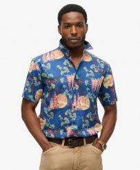 Superdry Koszula Hawaiian z modalu i bawełny – WISTERIA BLUE. Niebieskie koszule męskie Superdry, m, bez wzorów, z bawełny, bez kołnierzyka, bez ramiączek. Za 291.45 zł.