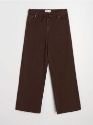 Jeansy wide leg z wiązaniem - brązowy. Brązowe jeansy damskie Sinsay, bez wzorów, z jeansu. Za 59.99 zł.
