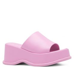 Klapki Jenny Fairy. Czerwone klapki damskie Jenny Fairy, bez wzorów, bez obcasa, bez zapięcia. Za 139.99 zł.