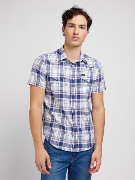 LEE MĘSKA KOSZULA LEE SS WESTERN SHIRT MEDIEVAL BLUE 112349936. Niebieskie koszule męskie Lee, m, bez wzorów, bez kołnierzyka, bez ramiączek. Za 139.99 zł.