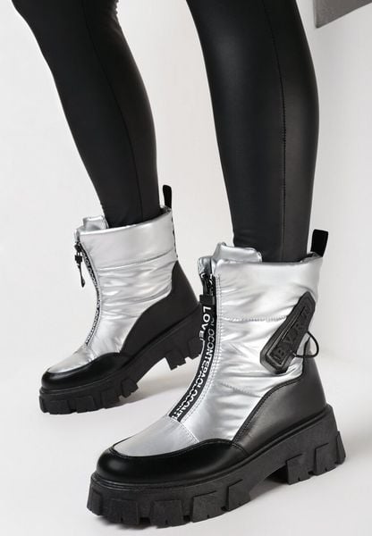 Srebrne Śniegowce na Płaskiej Podeszwie z Zamkiem z Przodu i Napisem Bulluna. Szare śniegowce damskie Born2be, z jeansu, bez zapięcia. Za 79.99 zł.