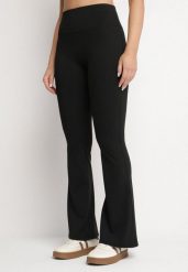 Czarne Legginsy o Kroju Dzwonów z Wysokim Stanem Koritea. Czarne legginsy damskie Born2be, bez wzorów, z jeansu. Za 39.99 zł.