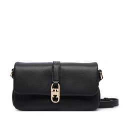 Torebka Tommy Hilfiger. Czarne listonoszki damskie Tommy Hilfiger, bez wzorów, bez dodatków. Za 529.99 zł.