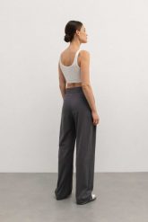 Eleganckie spodnie z prostą nogawką w kolorze GRAPHITE - CHARM-XL. Szare spodnie materiałowe damskie Marsala, bez wzorów, z materiału, eleganckie. Za 499.90 zł.