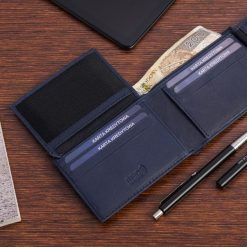 Portfel skórzany męski mały poziomy z flagą granatowy RFiD Beltimore D54. Niebieskie portfele męskie bez wzorów. Za 44.91 zł.