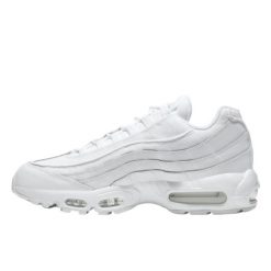Buty do chodzenia dla dorosłych Air Max 95 Essential Triple White. Białe buty sportowe męskie Nike, bez wzorów, bez zapięcia, trekkingowe. Za 704.00 zł.