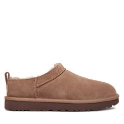 Śniegowce Ugg. Brązowe śniegowce damskie UGG, bez zapięcia. Za 679.99 zł.