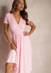 Różowa Sukienka Taliowana z Kopertowym Dekoltem o Rozkloszowanym Kroju Rimadea. Czerwone sukienki damskie Renee, l, bez wzorów, eleganckie, bez kołnierzyka, bez ramiączek, midi, kopertowe. Za 99.99 zł.