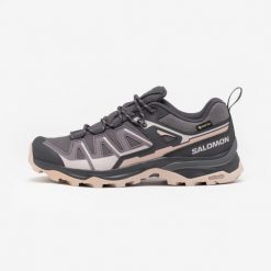 Buty turystyczne z membraną Gore-Tex® Salomon X ULTRA Pioneer 2 GTX Wodoodporne. Brązowe obuwie trekkingowe damskie Salomon, z gore-texu, bez zapięcia. Za 599.99 zł.