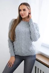 Sweter z warkoczowym splotem szary. Szare swetry nierozpinane damskie KESI, l, bez wzorów, z jeansu, eleganckie, bez kołnierzyka, plus size, bez ramiączek. Za 150.97 zł.