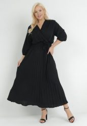 Czarna Plisowana Sukienka Maxi z Kopertowym Dekoltem i Wiązaniem w Talii Lariah. Czarne sukienki damskie Born2be, l, bez wzorów, bez kołnierzyka, plus size, bez ramiączek, maxi, kopertowe. Za 79.99 zł.