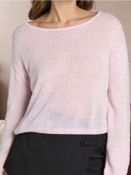 Luźny cienki sweter - różowy. Czerwone swetry nierozpinane damskie Sinsay, l, bez wzorów, bez kołnierzyka, bez ramiączek. W wyprzedaży za 24.99 zł.