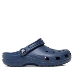 Klapki Crocs. Niebieskie klapki męskie Crocs, bez wzorów, bez zapięcia. Za 159.99 zł.
