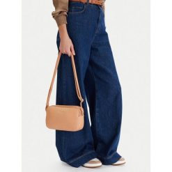 Torebka Lasocki. Brązowe listonoszki damskie Lasocki, bez wzorów, bez dodatków. Za 159.99 zł.