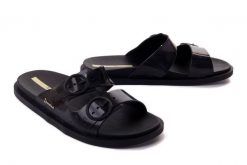IPANEMA Follow Fem 26877 black, klapki damskie. Czarne klapki damskie Ipanema, na lato, bez wzorów, bez obcasa, bez zapięcia. Za 139.90 zł.