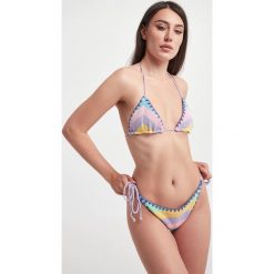 Góra od bikini Leah MC2 SAINT BARTH. Bikini MC2 Saint Barth, s, bez wzorów. W wyprzedaży za 216.77 zł.