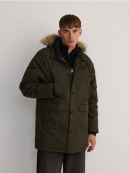 Parka z kapturem - ciemnozielony. Zielone parki męskie Reserved, l, bez wzorów, z bawełny, bez kołnierzyka, z kapturem. W wyprzedaży za 149.99 zł.