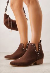 Brązowe Botki Vices na Słupku z Ażurową Cholewką Nitami i Wycięciem Borfedi. Brązowe botki damskie Renee, na zimę, z aplikacjami, z jeansu, biznesowe, ze szpiczastym noskiem, bez obcasa, na obcasie, bez zapięcia. Za 149.99 zł.