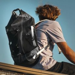 Wodoszczelny plecak IPX6 Kiteloop 27L – Czarny. Czarne plecaki męskie FEROCE, bez wzorów, z nylonu, sportowe. Za 465.26 zł.