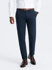 Spodnie klasyczne męskie chino z delikatną teksturą - granatowe V3 - Rozmiar: XL. Niebieskie eleganckie spodnie męskie Ombre Clothing, bez wzorów, z bawełny, klasyczne. W wyprzedaży za 159.99 zł.
