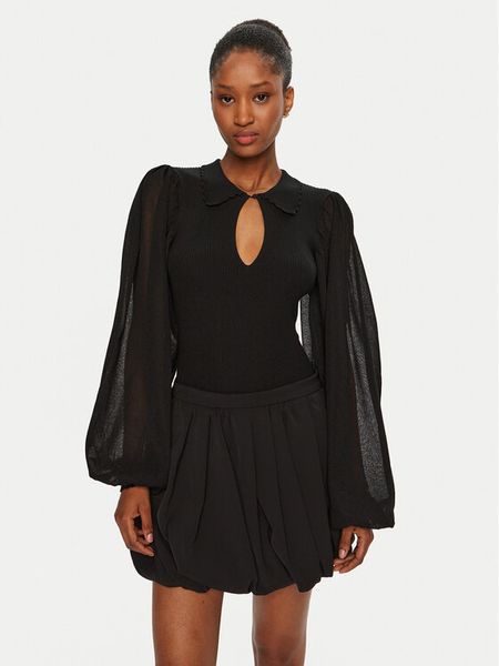 Munthe Bluzka 244160424471 Czarny Regular Fit. Czarne bluzki damskie Munthe, bez wzorów, z wiskozy, bez kołnierzyka, bez ramiączek. Za 449.99 zł.