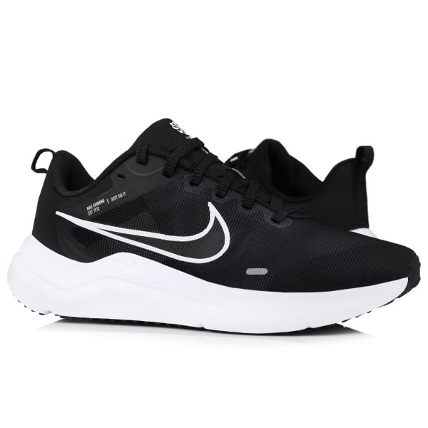 Buty męskie sportowe do biegania Nike DOWNSHIFTER DD9293 001. Białe buty sportowe męskie Nike, bez wzorów, bez zapięcia, do biegania, nike downshifter. Za 299.50 zł.