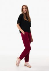 Gładki t-shirt, Comfort Fit, T-RODOS. Czarne t-shirty damskie Volcano, m, z aplikacjami, z bawełny, bez kołnierzyka, bez ramiączek. Za 59.99 zł.