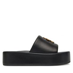 Klapki Badura. Czarne klapki damskie Badura, bez wzorów, bez obcasa, bez zapięcia. Za 299.99 zł.
