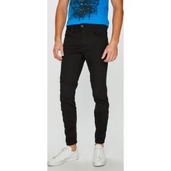 G-Star Raw - Jeansy Motac. Czarne jeansy męskie G-Star Raw, z bawełny, retro. W wyprzedaży za 399.90 zł.