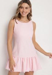 Różowy Taliowany Kombinezon z Falbanką Novenira. Czerwone sukienki damskie Born2be, m, bez wzorów, eleganckie, bez kołnierzyka, bez ramiączek. Za 79.99 zł.