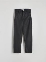 Jeansy straight - dark grey jeans. Szare jeansy damskie Reserved, bez wzorów, z bawełny. W wyprzedaży za 79.99 zł.