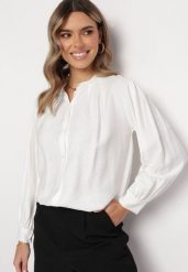 Biały Komplet z Lnem Koszula i Spodnie o Szerokim Kroju Renavine. Białe koszule damskie Renee, bez wzorów, z materiału, eleganckie, bez kołnierzyka, bez ramiączek. W wyprzedaży za 159.99 zł.