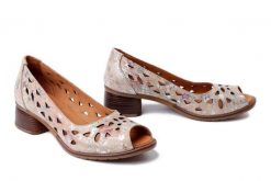 ARTIKER RELAKS 58C2101 beige, czółenka damskie. Brązowe czółenka damskie Artiker Relaks, na lato, w ażurowe wzory, ze skóry, bez obcasa, na obcasie, bez zapięcia. Za 233.68 zł.