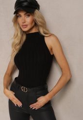 Czarny Top z Golfem i Wiskozą z Prążkowanego Materiału Lilithea. Czarne topy damskie Renee, s, bez wzorów, z jeansu, eleganckie, bez kołnierzyka, bez ramiączek. Za 69.99 zł.