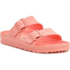 Klapki Birkenstock Arizona Eva 1022511 różowe. Czerwone klapki damskie bez wzorów, z materiału, casualowe, bez obcasa, bez zapięcia. Za 302.18 zł.