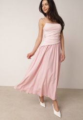 Różowa Bawełniana Sukienka Koktajlowa na Ramiączkach z Asymetryczną Górą Thelis. Czerwone sukienki damskie Born2be, na co dzień, l, bez wzorów, z bawełny, eleganckie, z asymetrycznym kołnierzem, bez ramiączek, maxi, asymetryczne. Za 169.99 zł.