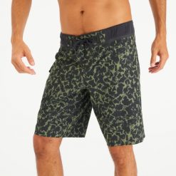 Spodenki surfingowe męskie Olaian 900 20" Morpho Army. Zielone szorty męskie OLAIAN, bez wzorów, z elastanu, sportowe. Za 159.99 zł.